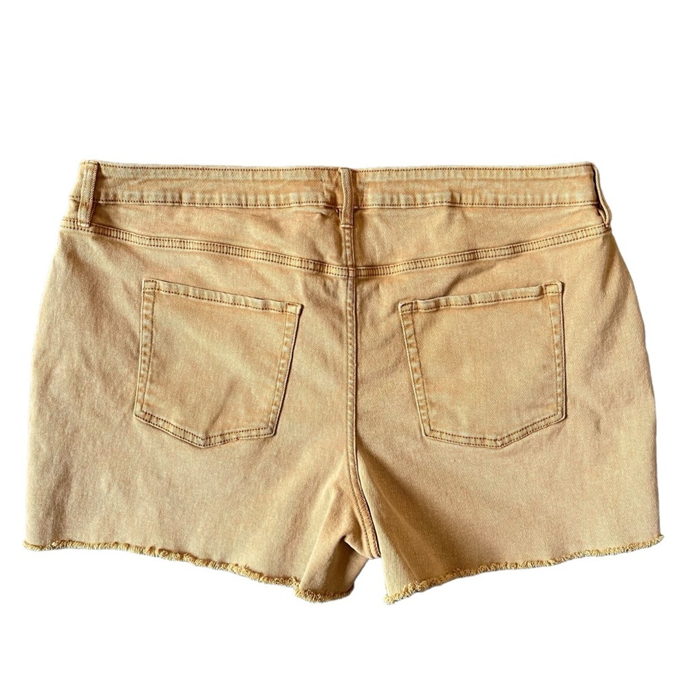 Ava & Viv Women's Mid Rise Midi Jean Shorts Gold Size 22W - Picture 3 of 8